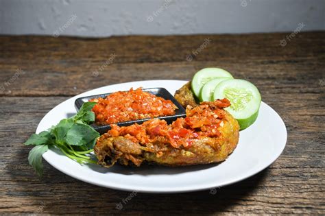 premium photo ayam geprek sambal indonesia food  geprek fried