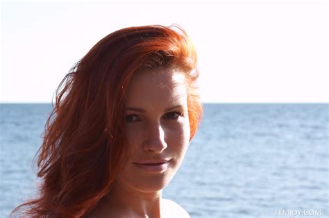 ZzUp Free Porn Pics Sex Art Photos Offshore Pictures Sharing