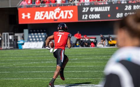 Bearcats Cb Coby Bryant Earns Aac Weekly Honor Roll For The Second Week