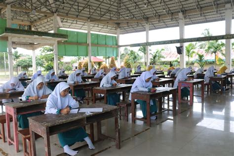 Sujud Syukur Sebagai Bentuk Kesyukuran Atas Selesainya Ujian Tulis