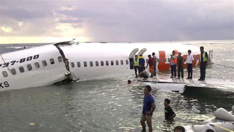 Lion Air Flight Jt 610 With 189 Passengers Crashes 13 Minutes After