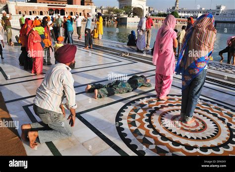 Sikh God Hi Res Stock Photography And Images Alamy