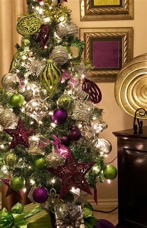 Always admired elegant Christmas decor! | Elegant christmas trees ...