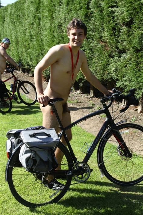 A Londra è tornato il World Naked Bike Ride