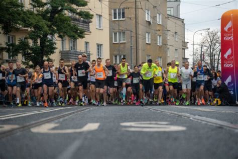 Znamy Wyniki Pozna Maraton Rekord Trasy Adam Nowicki I Monika