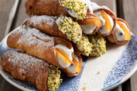 Sicilian Cannoli - Italian recipes by GialloZafferano