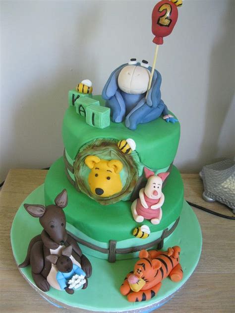 Winnie The Pooh Decorated Cake By Jen Lofthouse CakesDecor