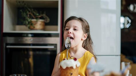 Jenis Makanan Yang Dapat Mengganggu Sistem Pencernaan Anak