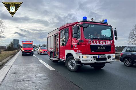 Erneut Verkehrsunfall Auf Autobahn Feuerwehr F Rth