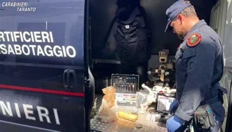 Maruggio Un 84enne Nascondeva In Casa Un Vero E Proprio Arsenale