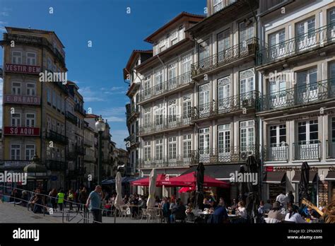 Oporto Portugal 13 de febrero de 2023 Fachadas de edificios típicos