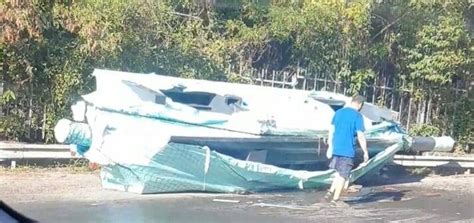 Camion Perde Il Carico In Via Valdilocchi Tragedia Sfiorata Citta