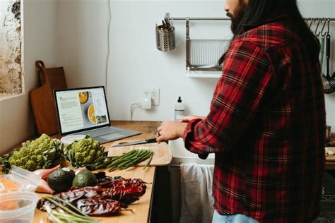 5 Cara Merawat Laptop Agar Tetap Awet Cianjur Kuy