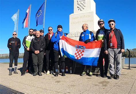 Na I Ki Biciklisti Na Memorijalnoj Vo Nji Biciklom Tragom Sje Anja