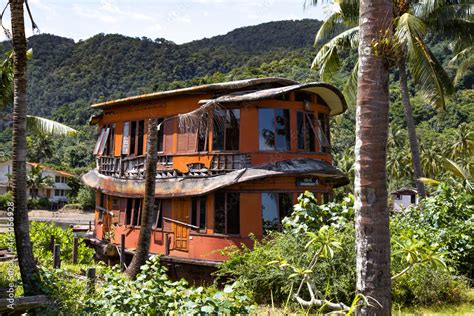 Foto De Abandoned Boat Chalet Ghost Ship In Grand Lagoona Koh Chang