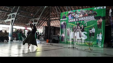 Tarian Mojang Priangan Pada Kegiatan Pls Sman Sukabumi Tahun