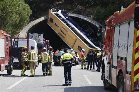 Quatre dels 47 ferits a l autobús de la C 32 segueixen greus