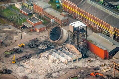 Hamm Von Oben Abri Arbeiten Auf Dem Gel Nde Der Industrie Ruine