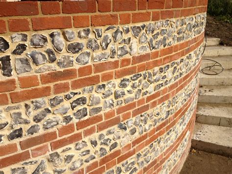 Loose Flint Premium Supplier UK | All Brick & Stone
