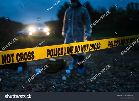 20 803 Man Police Investigation Images Stock Photos Vectors