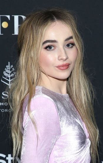 Sabrina Carpenter Half Up Half Down Hairstyle 2018 Toronto