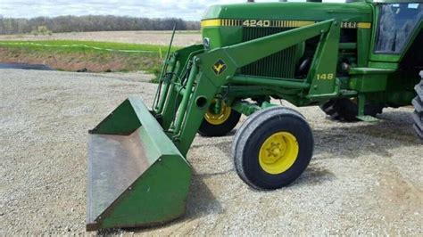 John Deere 148 Loader Wisconsin Tractor