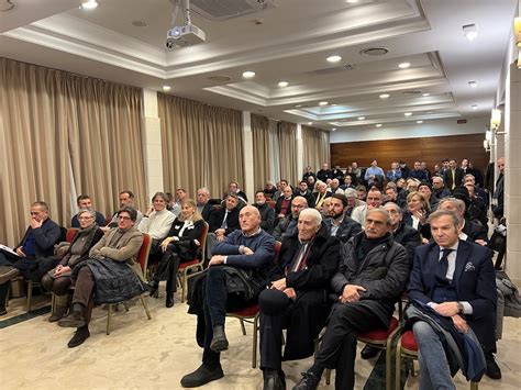 Catania Sala Gremita Per L Intitolazione Del Circolo Territoriale Di