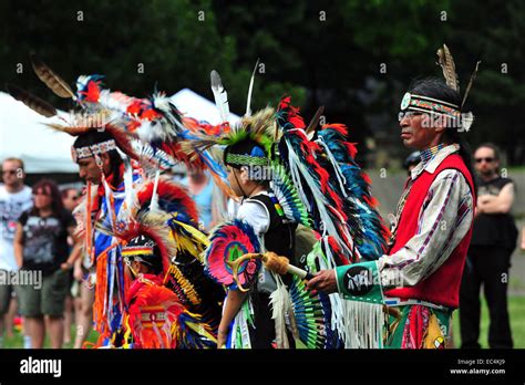 Canadian Native Ceremony Hi Res Stock Photography And Images Alamy