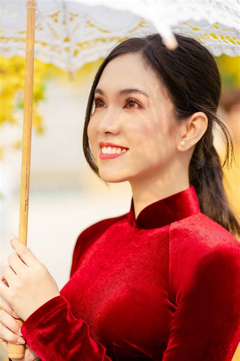 Hot girl miền Tây khoe nhan sắc ngọt ngào trong tà áo dài đón Tết Hạt giống tâm hồn