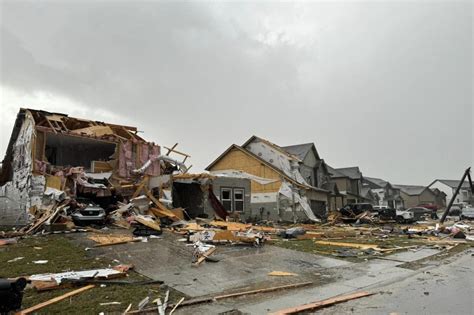 At Least 6 Dead After Tornadoes Rip Through Tennessee Rescuers Seek Survivors