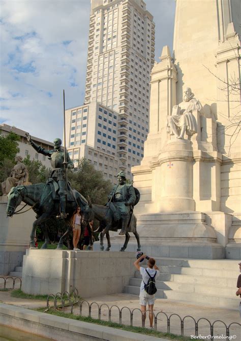 Don Quixote of la Mancha Statue | ShMadrid