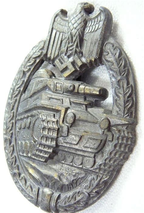 Ww2 German Panzer Tank Assault Badge With Daisy Bronze To