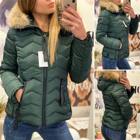 Късо зимно яке Rainbow в маслено зелено Elizabet Queens Fashion