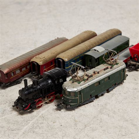 Bilder för 3366829 MÄRKLIN parti bestående av räls byggnader