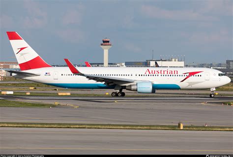 Oe Lae Austrian Airlines Boeing Z Er Wl Photo By Sierra Aviation