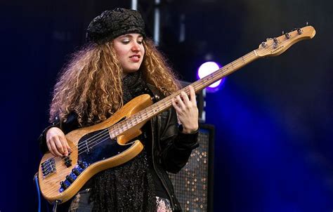 Flickriver Photoset Tal Wilkenfeld By Perole Tal Wilkenfeld Bass Guitarist Bass Guitar Chords