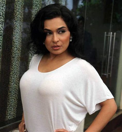 Pakistan Court Orders Case Against Actor Meera For Sex Tape Bollywood News And Gossip Movie