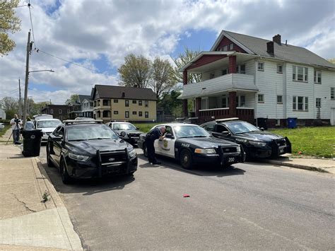 Isabel Lawrence On Twitter Four Cleveland Police Cars Just Pulled Up