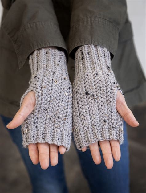 15 Free Crochet Fingerless Gloves Patterns - Sarah Maker