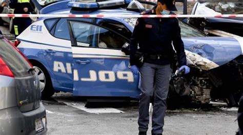 Poliziotto Morto A Napoli Durante Inseguimento A Rapinatori Italiaoggi It