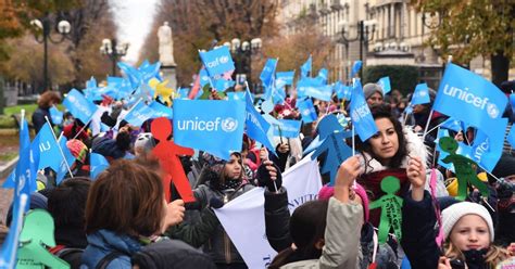 Unicef Nel Mondo Un Adolescente Decide Di Suicidarsi Ogni Minuti