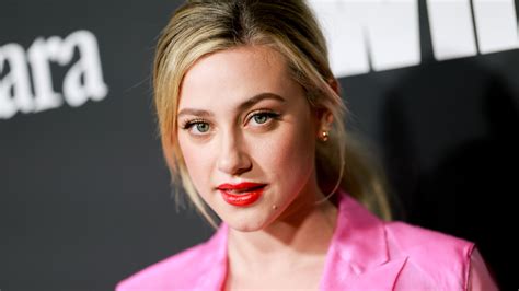 Lili Reinhart Shared Her Alopecia Diagnosis Marie Claire