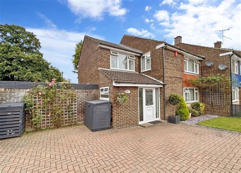 4 Bed End Terrace House For Sale In Bayswater Drive Rainham