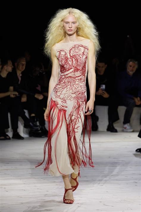 Alexander McQueen Spring 2024 Fashion Show Review The Impression