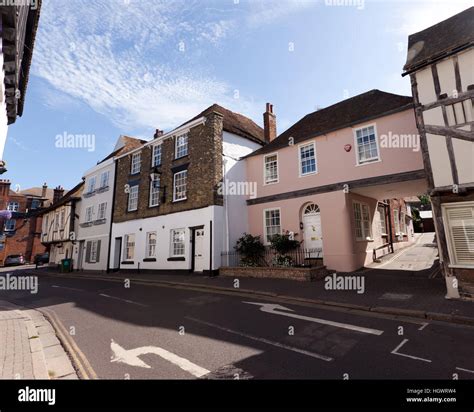 Vista A Lo Largo De Strand Street Sandwich Kent Mostrando Algunos De