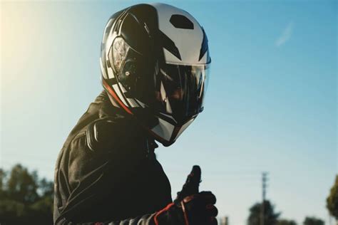 Comment Choisir Un Casque De Moto Sportif Jazz Or Jazz