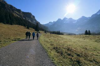 Oeschinensee Le Plus Beau Lac Des Alpes Suisses