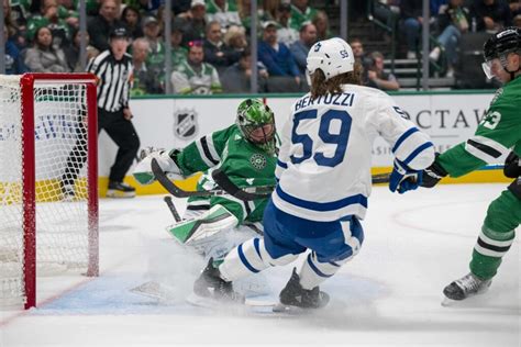 Game In 10 Nylander Rielly And Woll Lead The Way Again In Maple