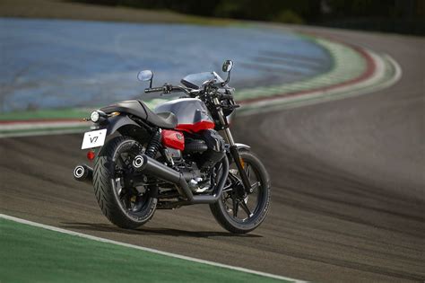 Motorrad Vergleich Moto Guzzi V Stone Corsa Vs Moto Guzzi V