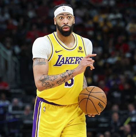 Lakers Anthony Davis Hip Achilles Out Against Hawks Tonight